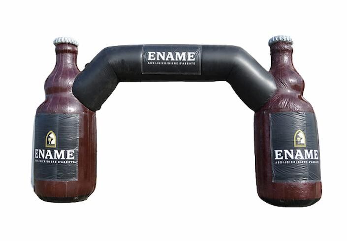 Maatwerk opblaasbare reclame boog in vorm van bierflesjes voor Ename